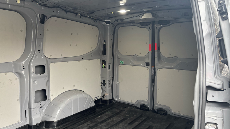 Ford Transit Custom E-320 L1 Rwd 160kW 65kWh H1 Van Sport Auto